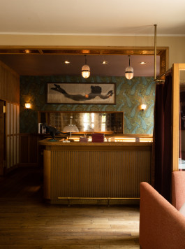 Le Petit Royal bar counter interior